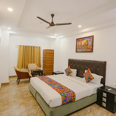 Fabexpress Taj Residency Near Yashobhoomi Convention Centre Hotel Delhi  Exterior photo